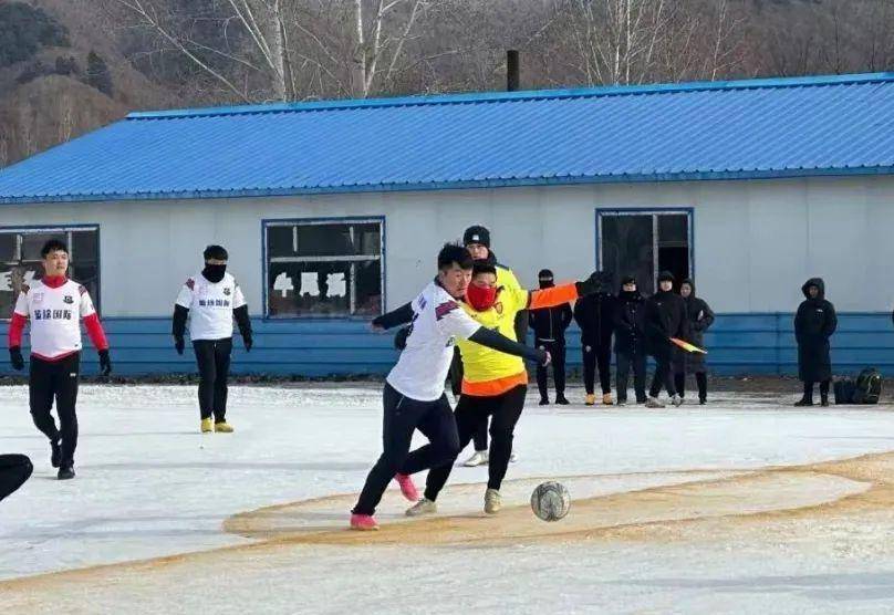 “健康吉林乐动冰雪”2023-2024延边州业余雪地足球总决赛开赛