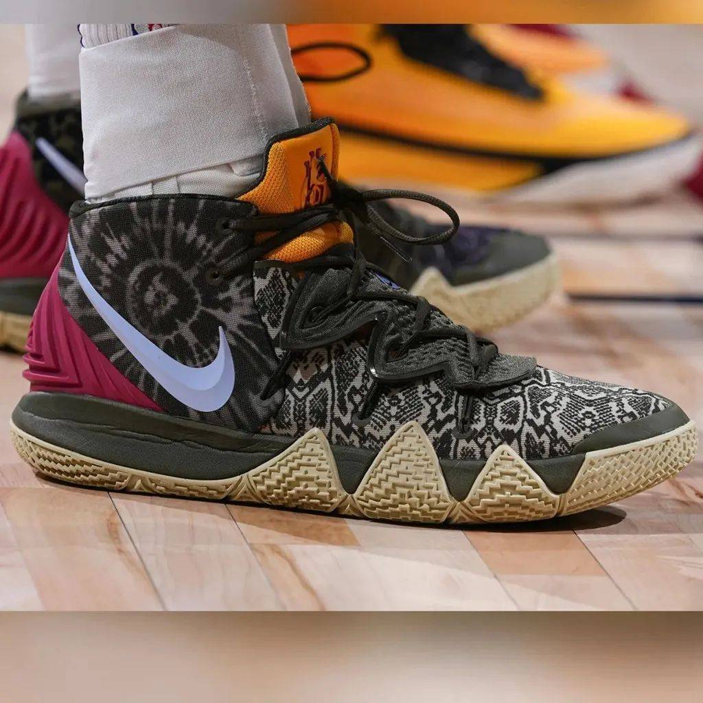 NBA 球鞋合集！鞋王上脚「神秘配色」Kobe 5！