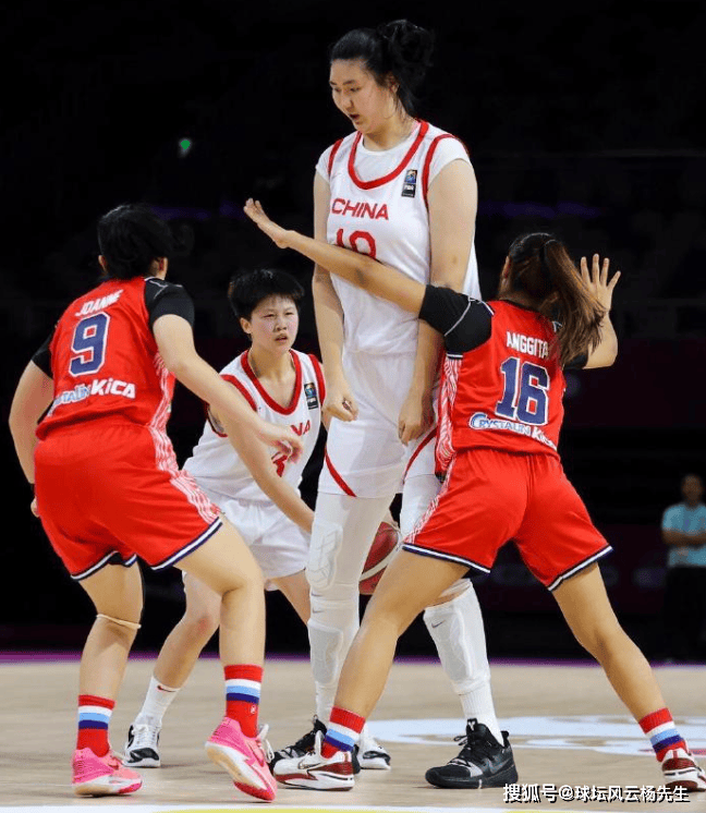 FIBAU18亚洲杯小组赛，中国女篮109-50战胜印尼女篮，2米28张子宇砍下19分